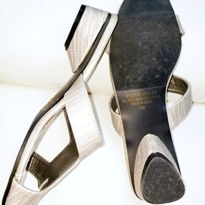 Lunnah Bella slide into sandels,